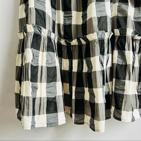 Tularosa babydoll vacation shift dress in large gingham prints - Picture 4 of 9
